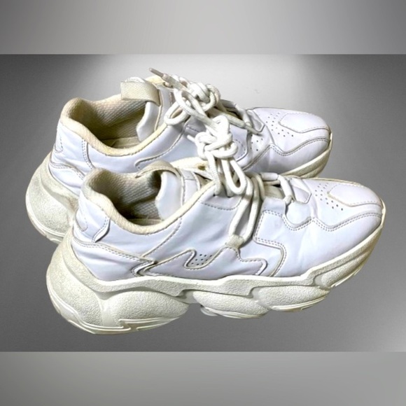 Women’s White Sneakers - MUPA Shoes - US Size 7 - Picture 1 of 5